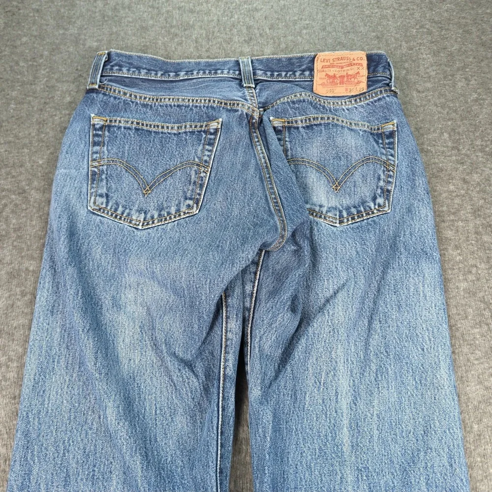 Levis 501 Jeans Mens 34x29 Blue Faded Whiskers Wallet‎ Classic Button Fly